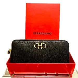 FERRAGAMO Gancini Continental Wallet